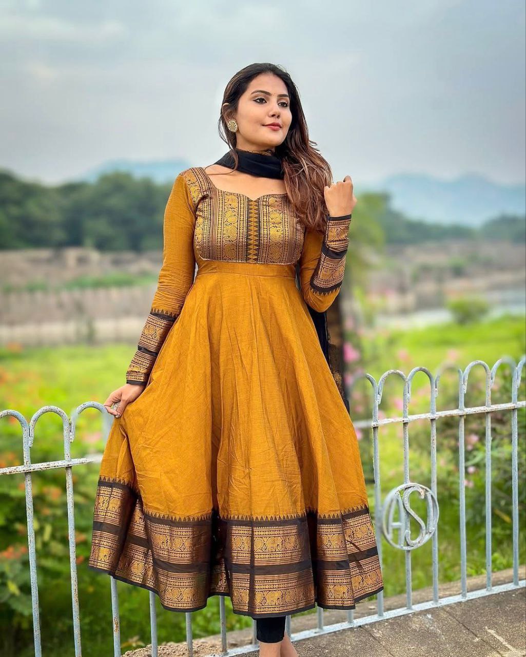 Title Traditional Anarkali Kurta Set in Cotton Blend with Zari Detailing
